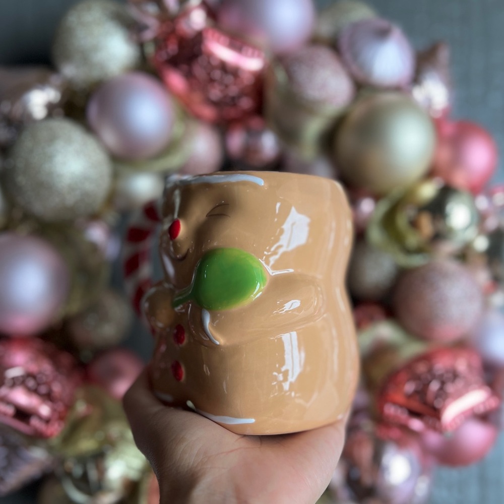✨NEW🎄At Home Gingerbread Boy and Gingerbread Girl Mug Set🎁 - Picture 13 of 16